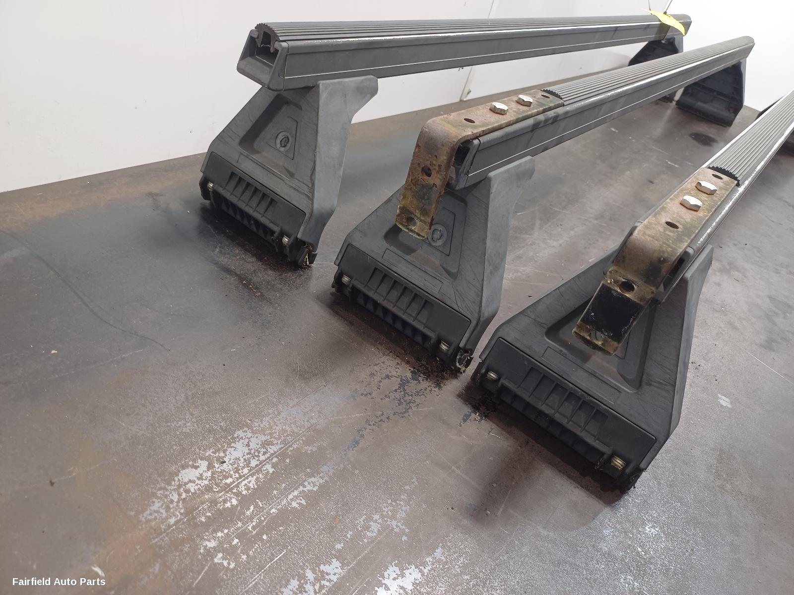2005-2019 Toyota Hiace Roof Rack Bars