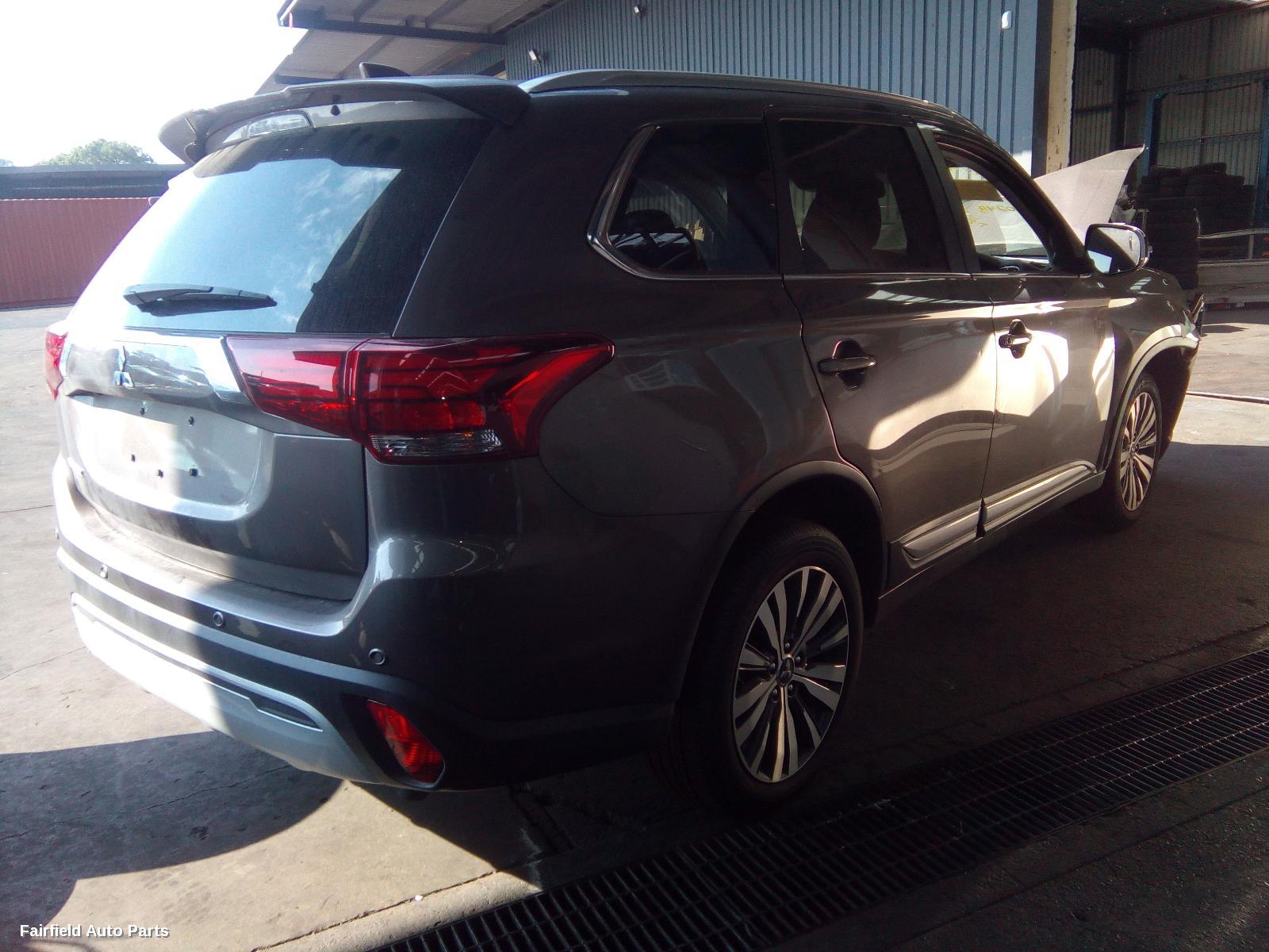 2015-2021 Mitsubishi Outlander Side Step Skirt
