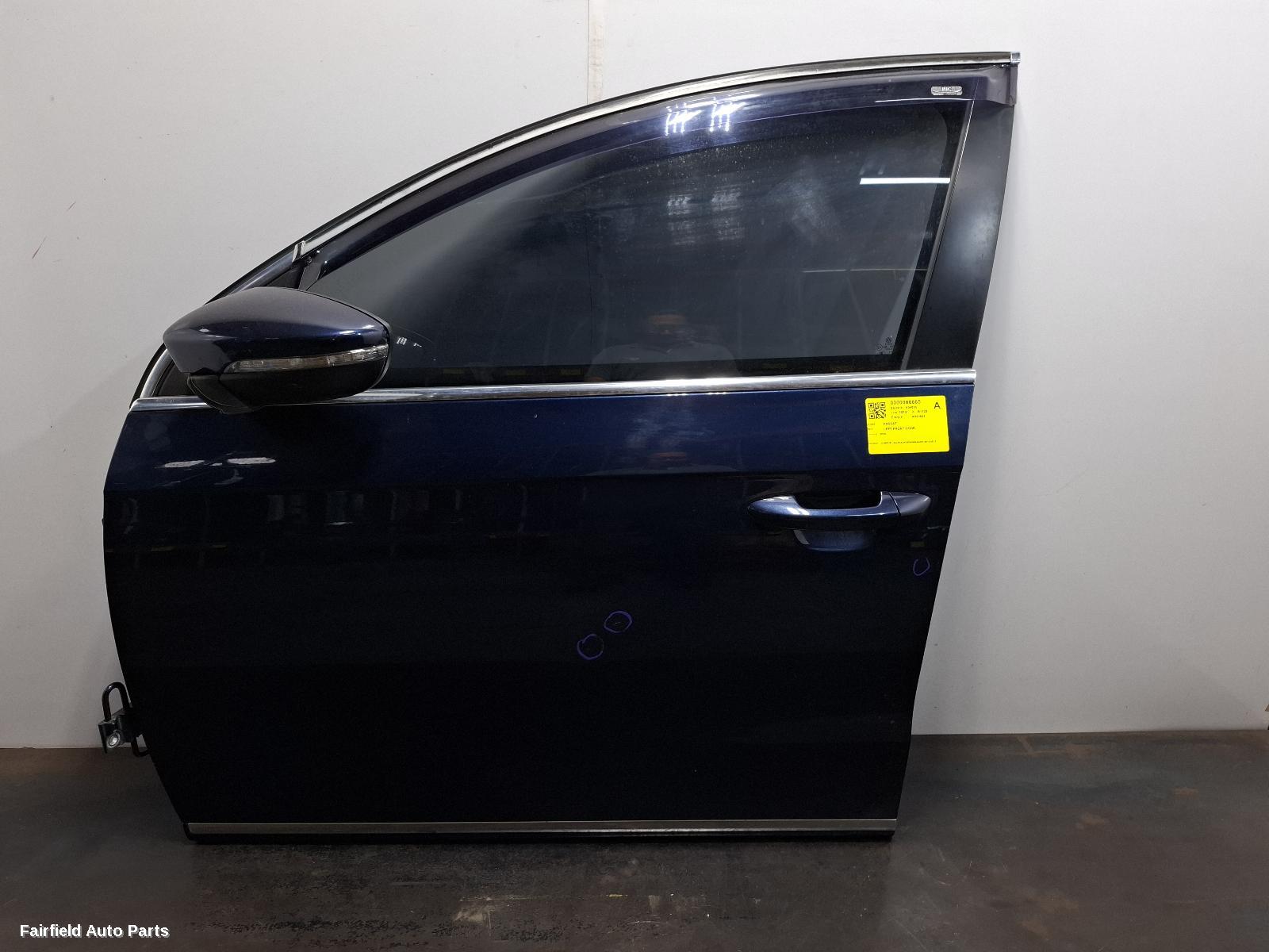 2010-2015 Volkswagen Passat Left Front Door