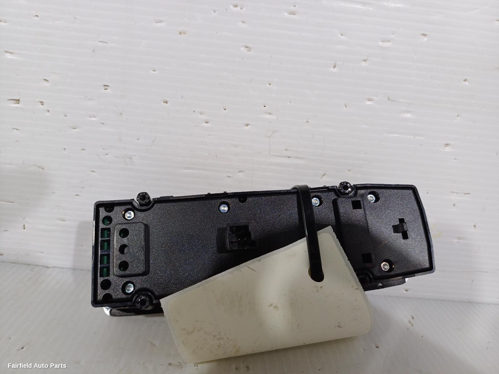 2011-2014 Mercedes C Class Pwr Dr Wind Switch