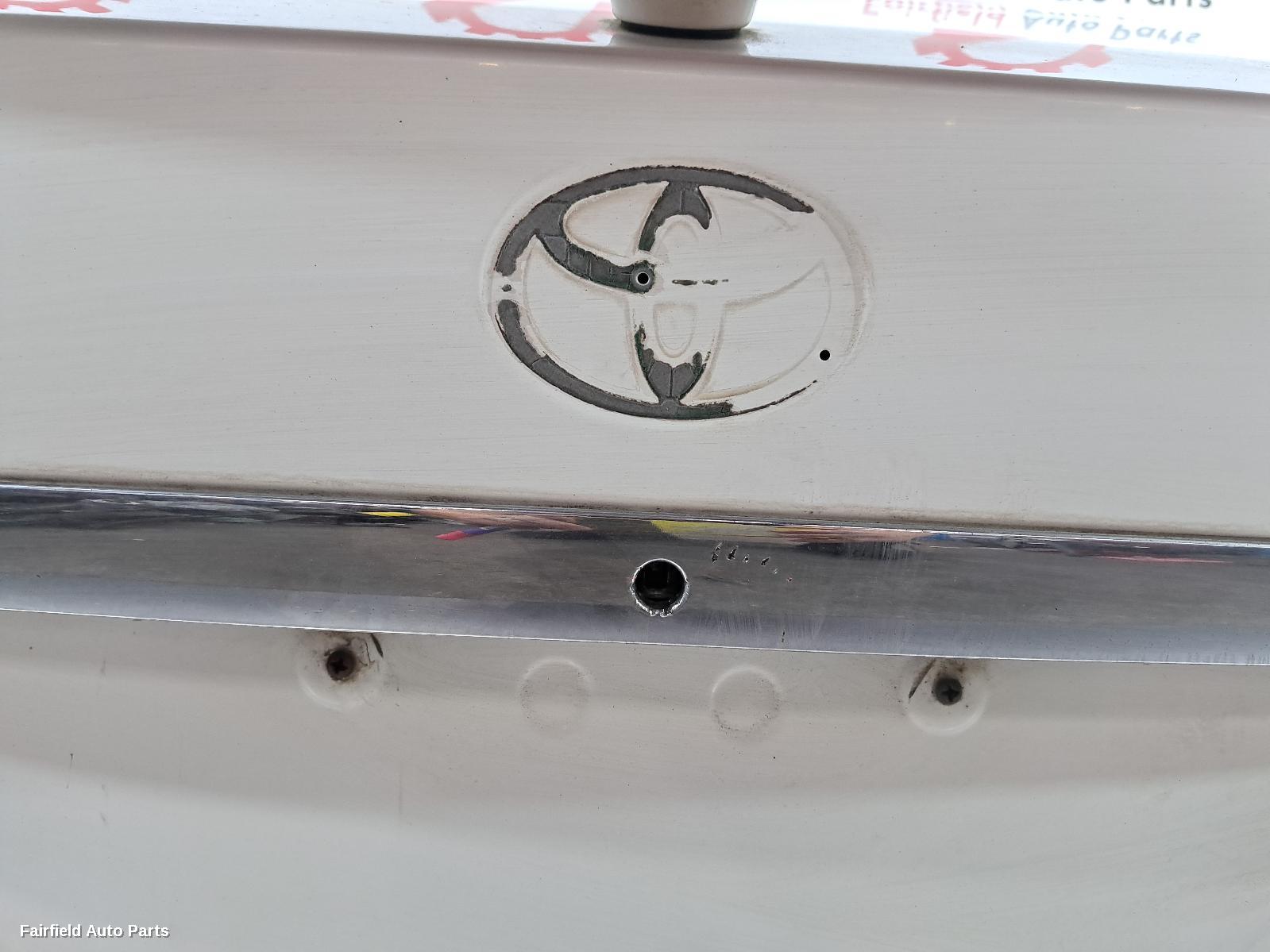 2003-2005 Toyota Avalon Bootlid Tailgate