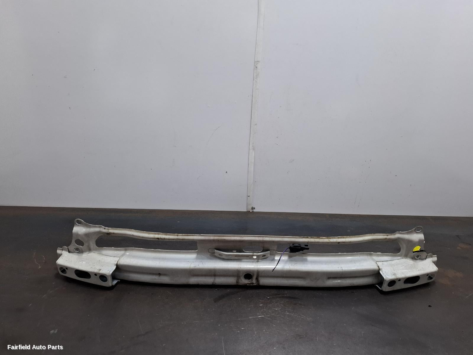 2003-2006 Toyota Estima F Bar Reinforc Brack