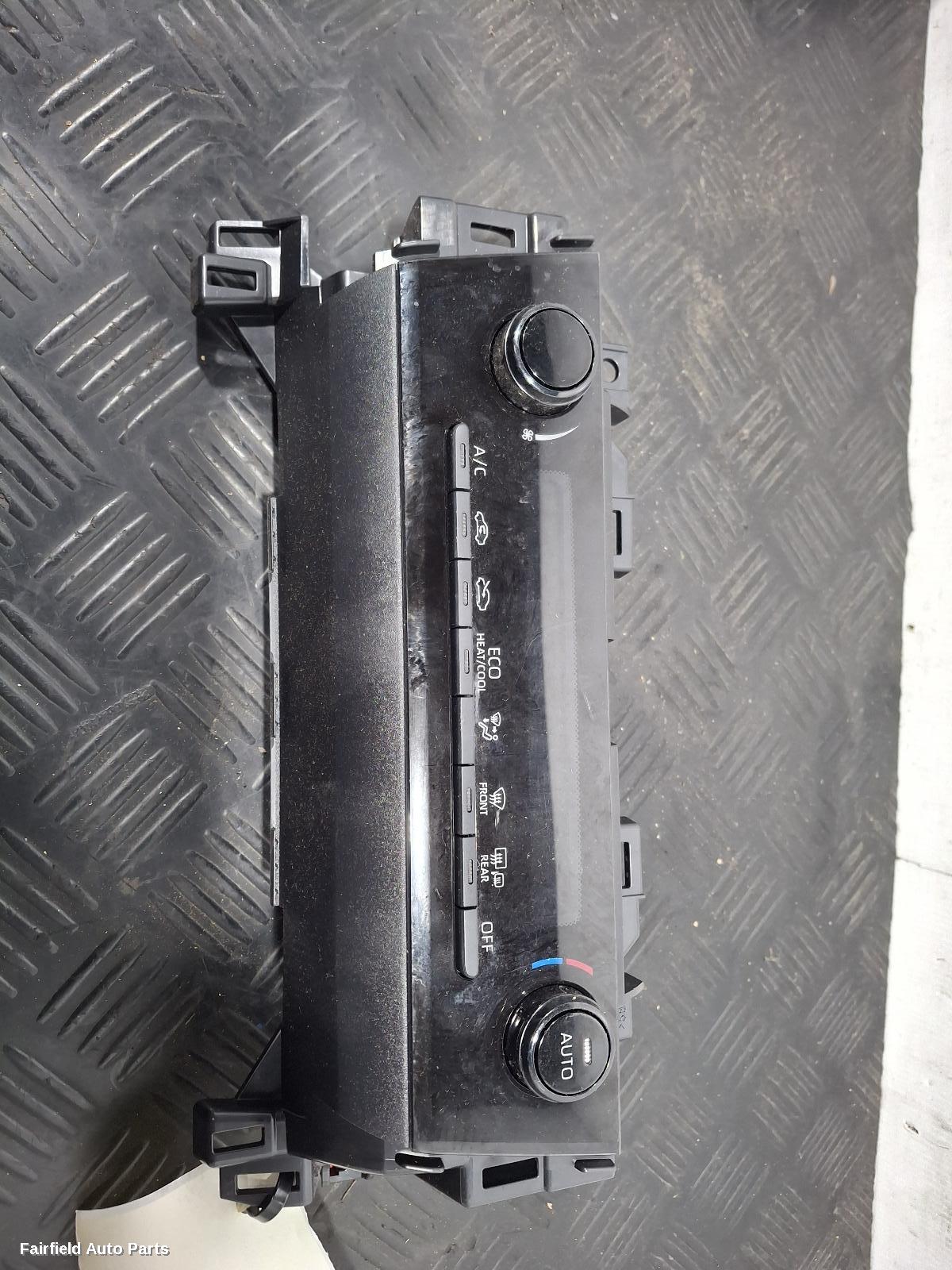 2020-2026 Toyota Yaris Cross Heater Ac Controls