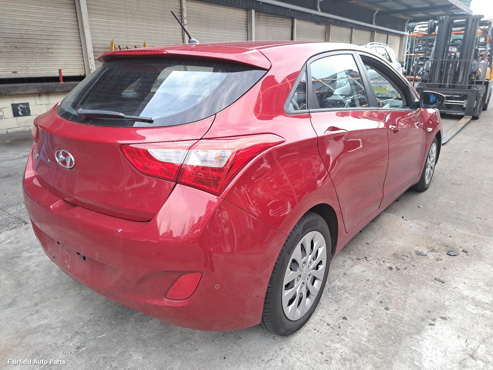 2012-2017 Hyundai I30 Fuel Door   Filler