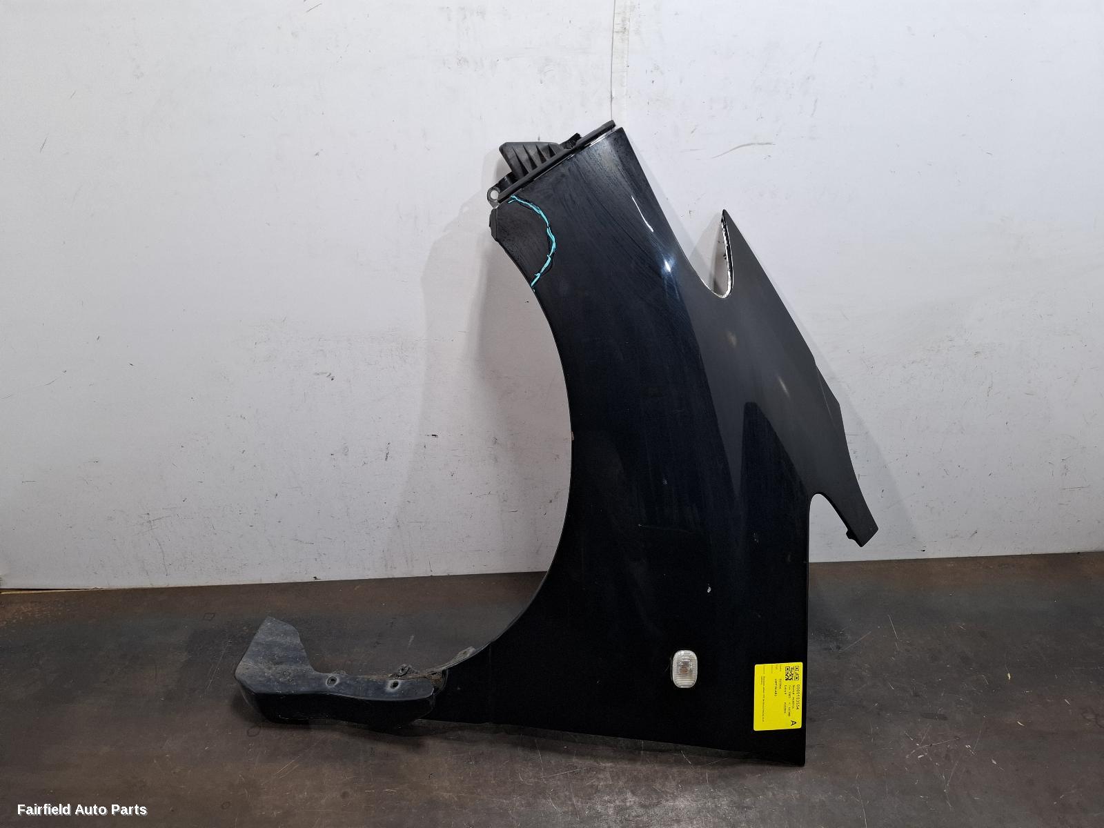 2000-2006 Toyota Estima Left Guard