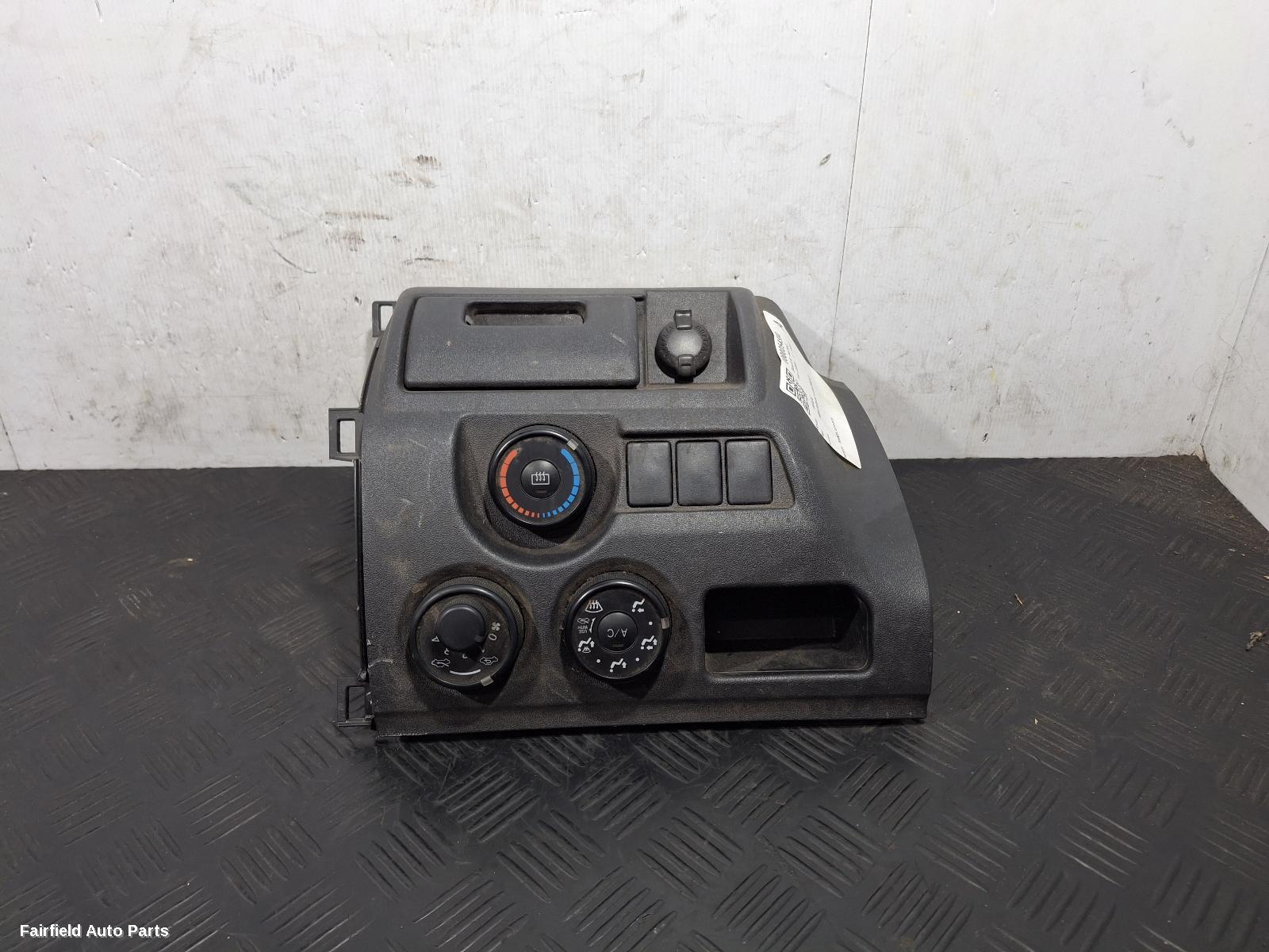 2014-2019 Toyota Hiace Heater Ac Controls