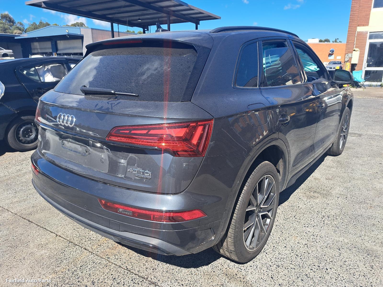 2017-2025 Audi Q5 Glove Box