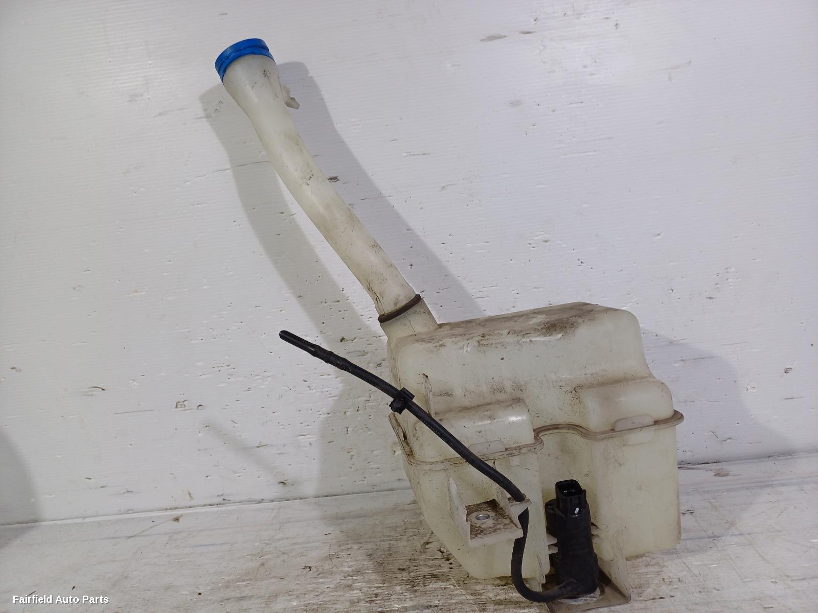2020-2026 Ldv Deliver 9 Washer Bottle