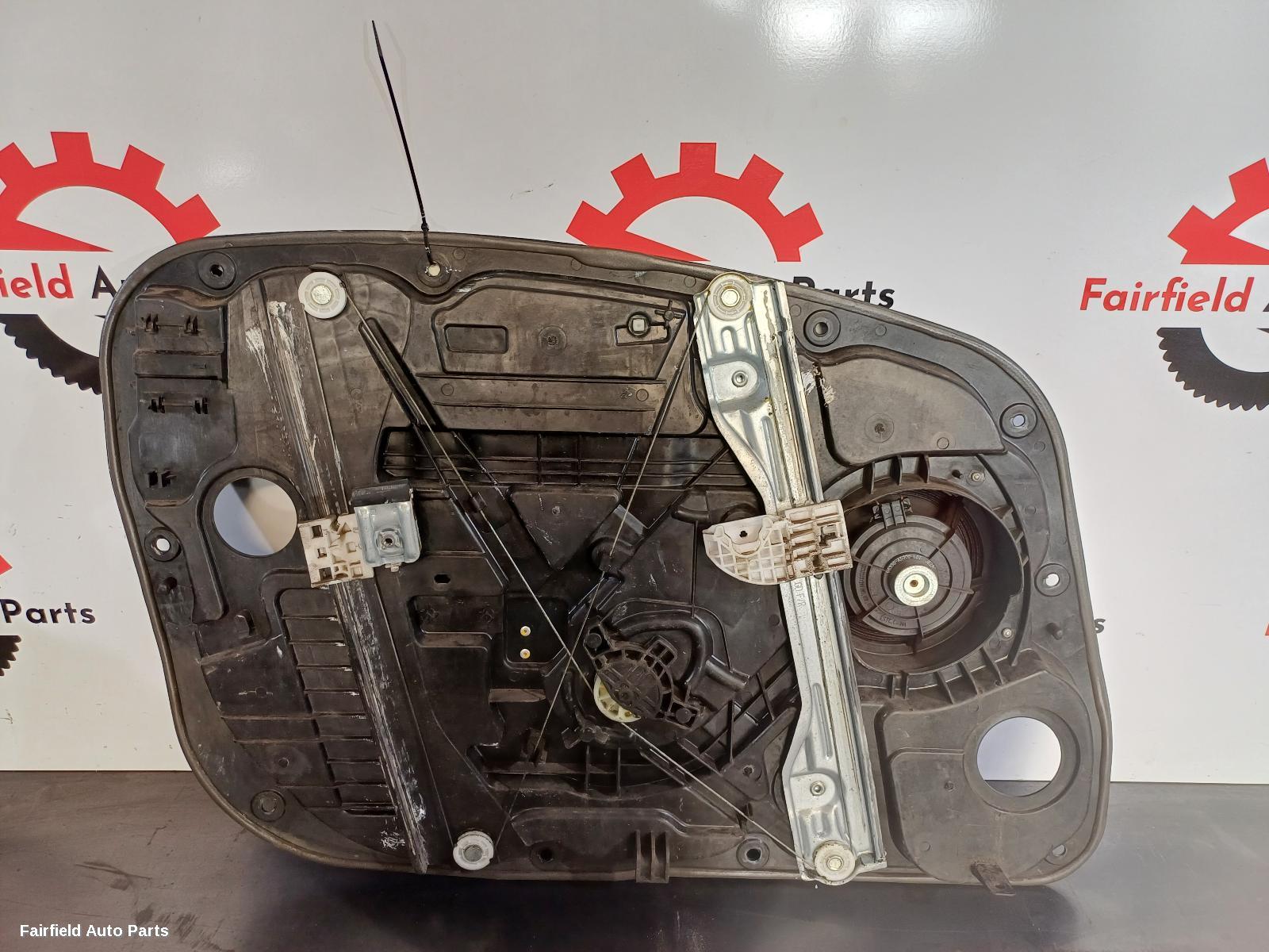 2012-2017 Hyundai I30 Right Front Window Reg Motor