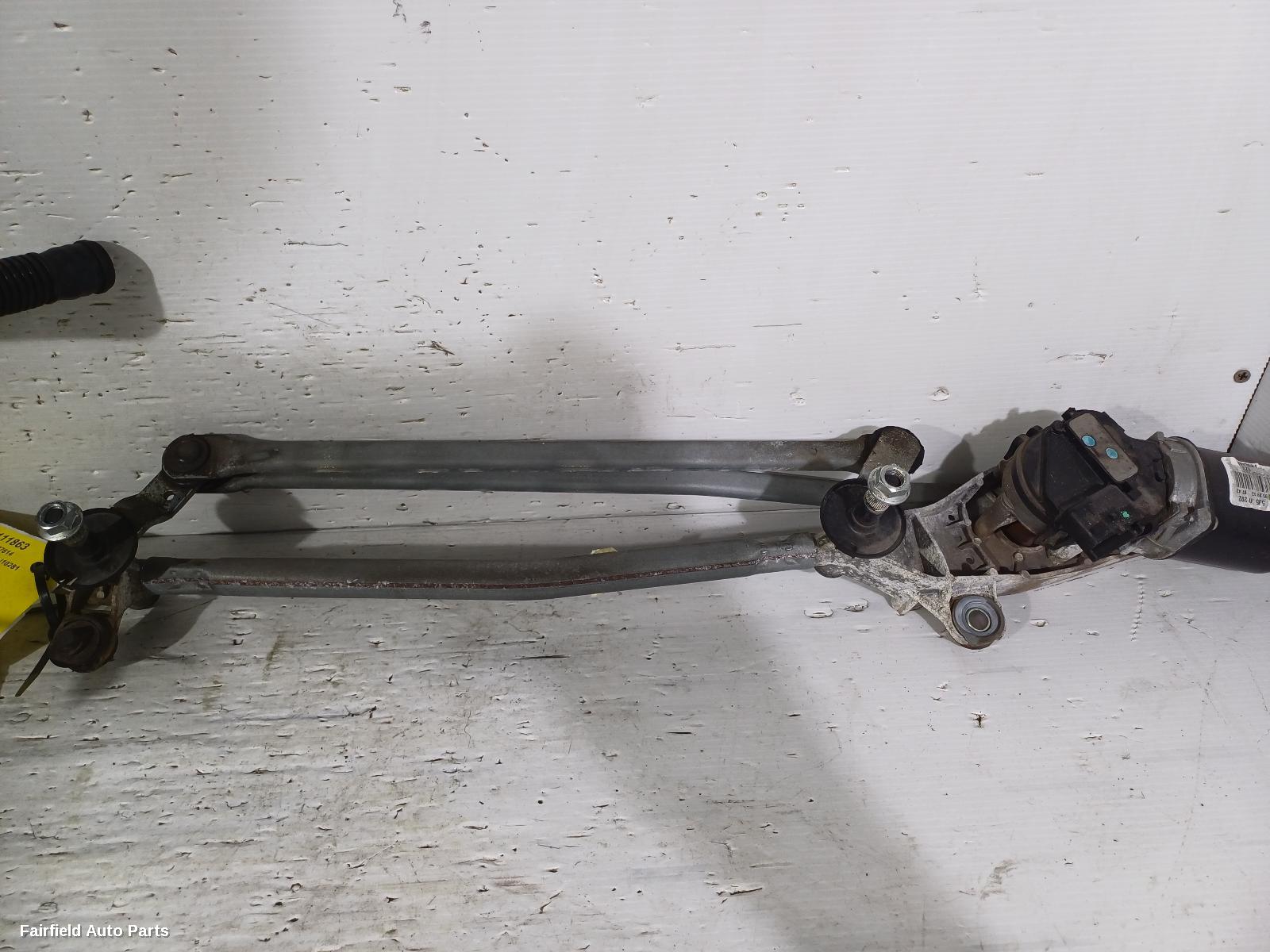 2007-2014 Nissan Dualis Wiper Motor