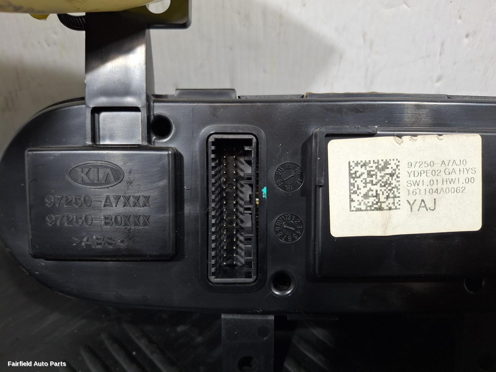 2015-2018 Kia Cerato Heater Ac Controls