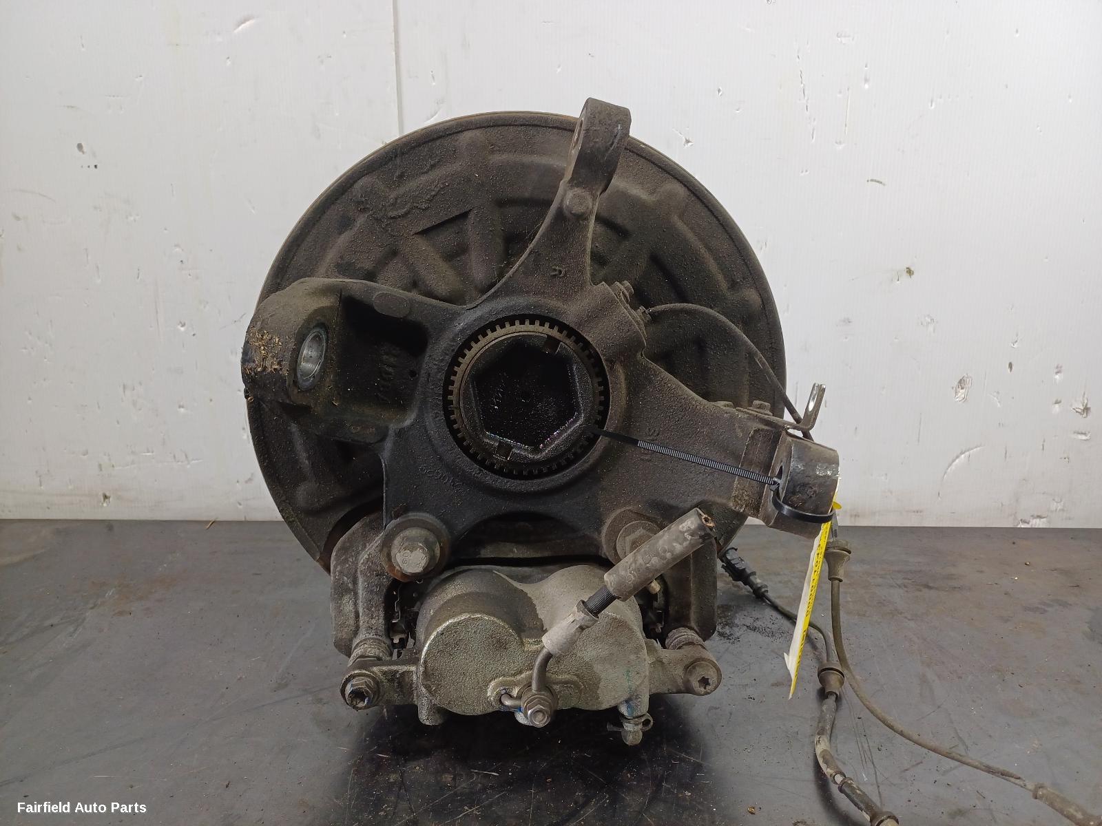 2017-2025 Ldv D90 Right Front Hub Assembly