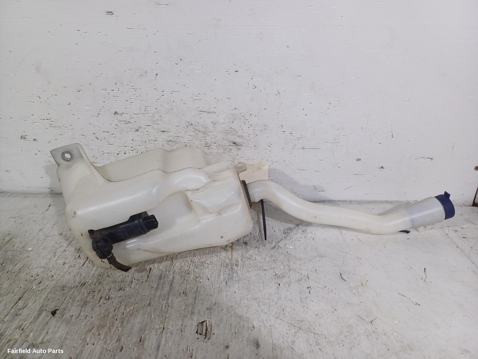 2011-2020 Alfa Romeo Giulietta Washer Bottle