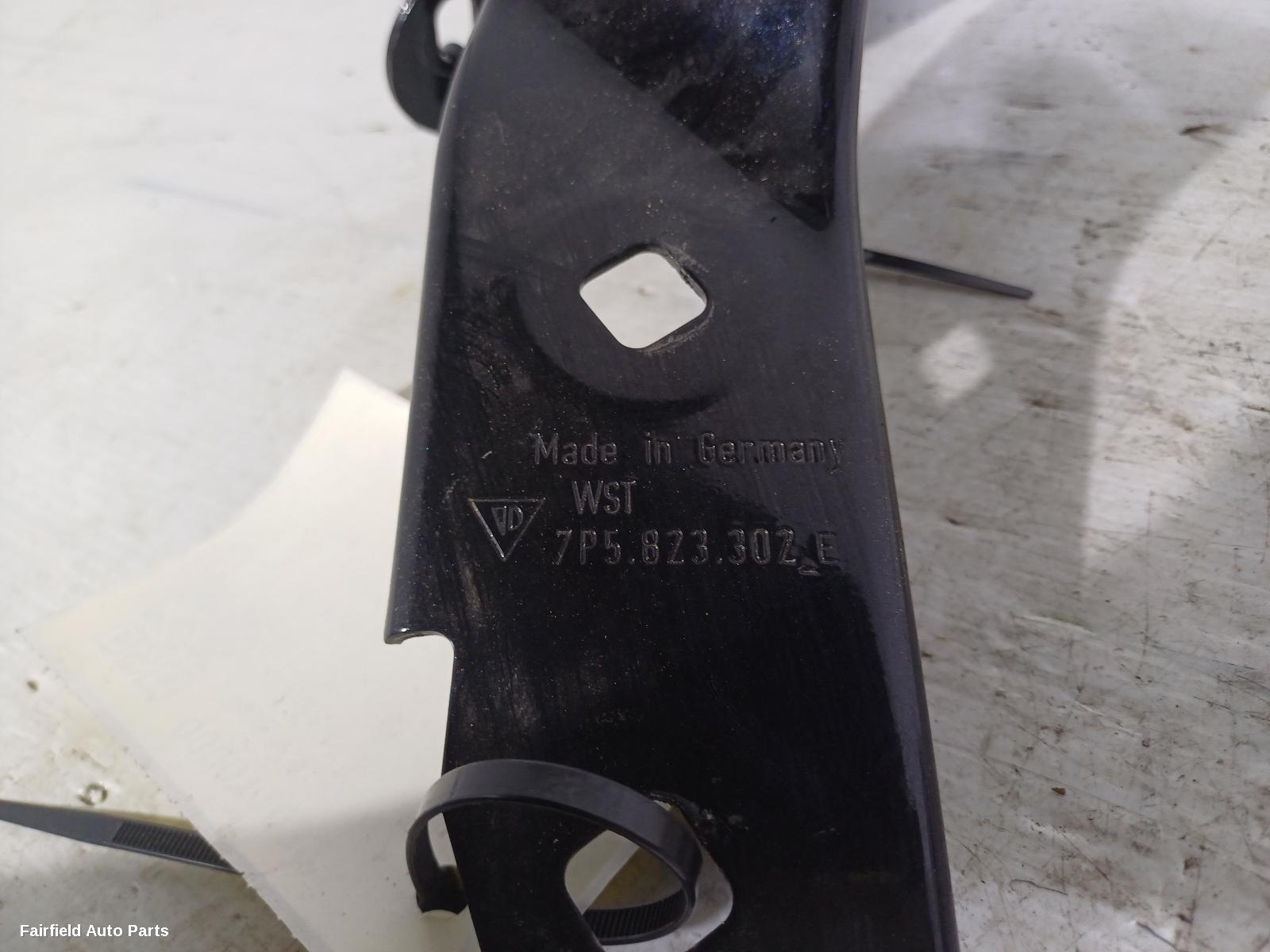 2010-2018 Porsche Cayenne Bonnet Hinge Strut