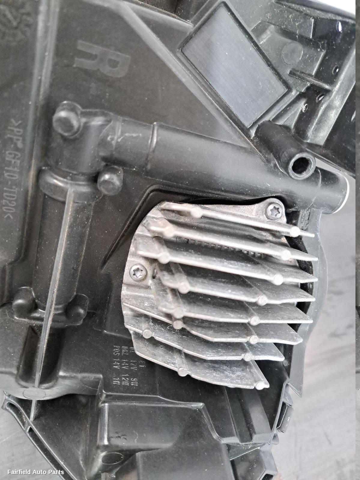 2015-2019 Mercedes B Class Right Headlamp