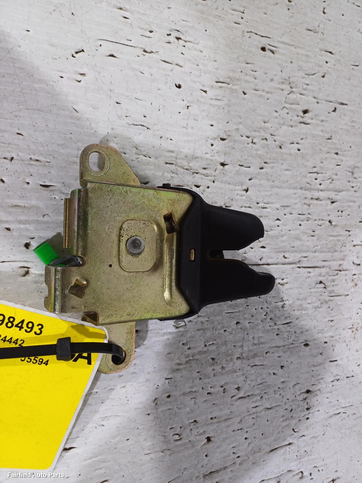 2000-2003 Toyota Avalon Door Boot Gate Lock