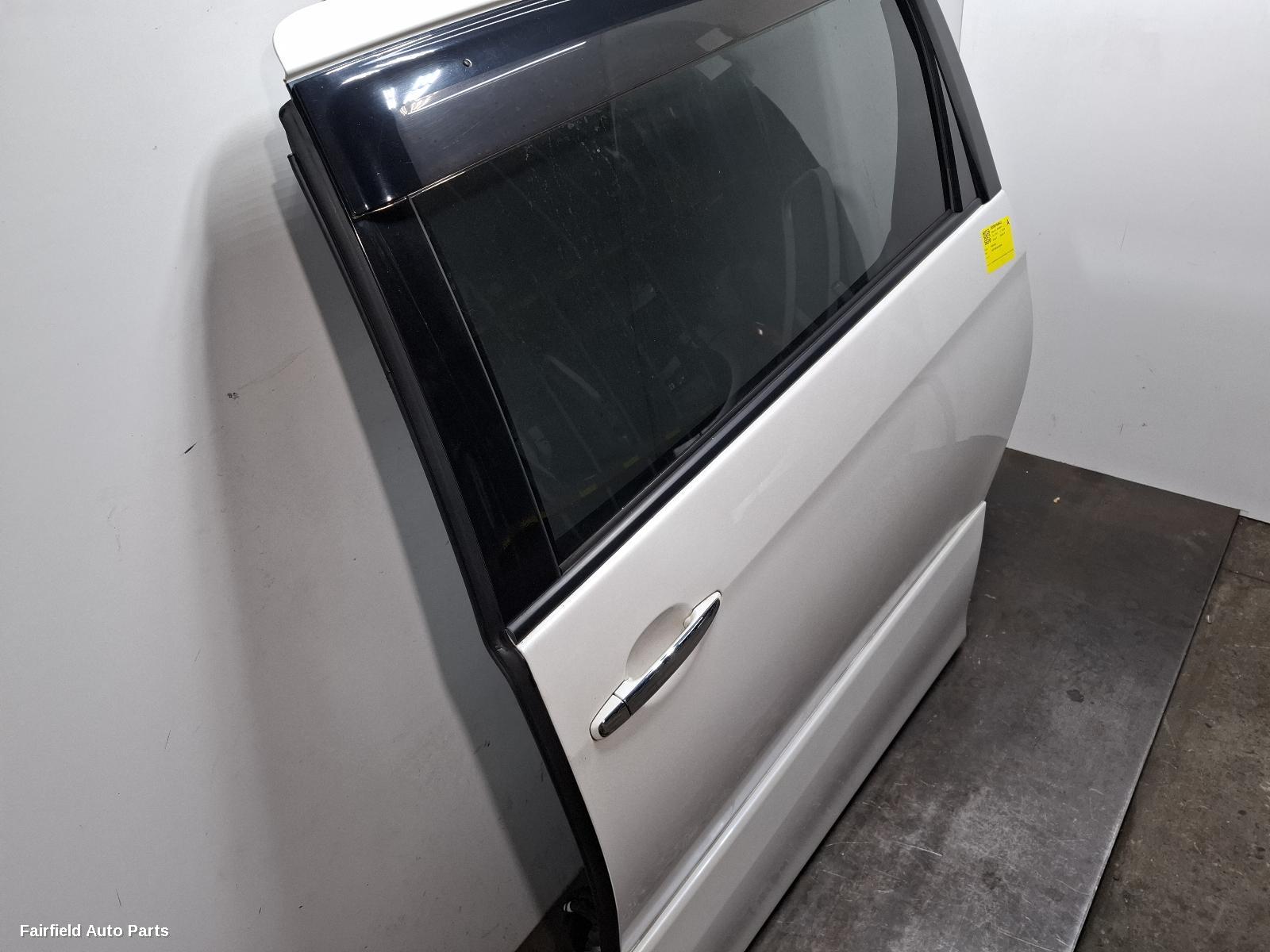 2008-2016 Toyota Estima Left Rear Door Sliding