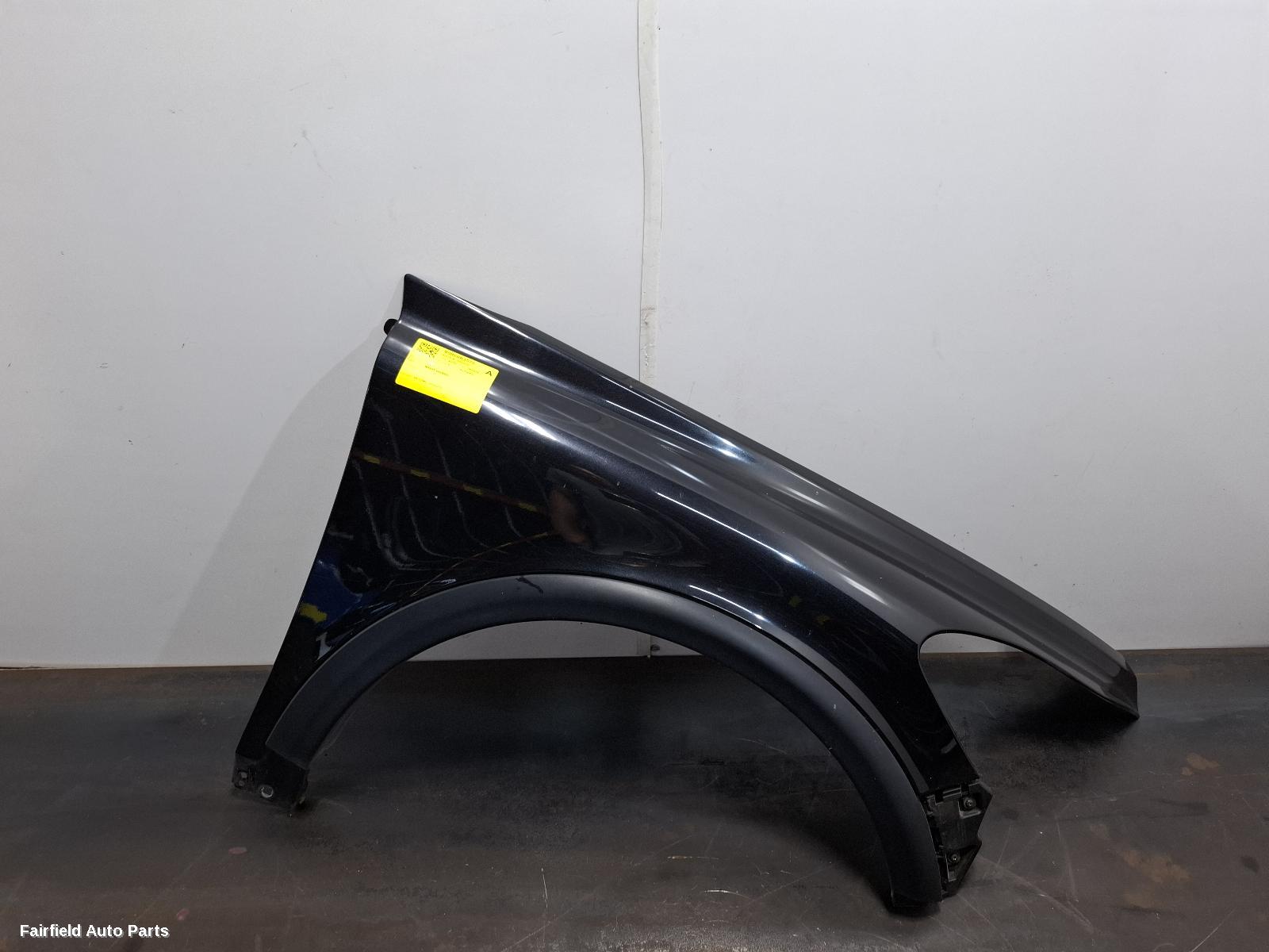 2010-2013 Volvo C30 Right Guard