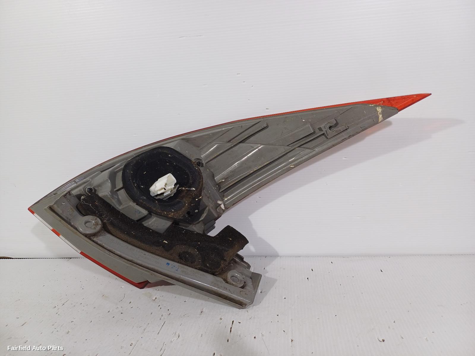 2006-2008 Toyota Tarago Right Taillight