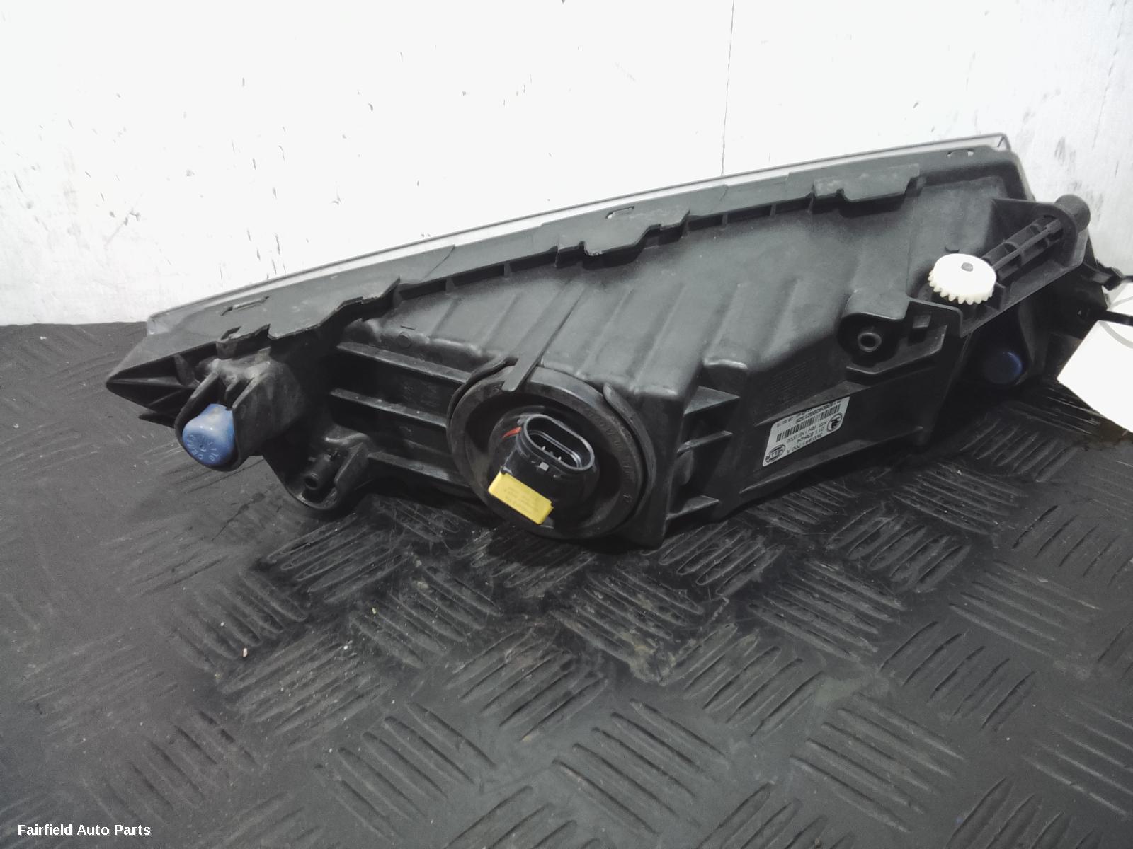 2016-2019 Skoda Superb Right Indicator Fog Side