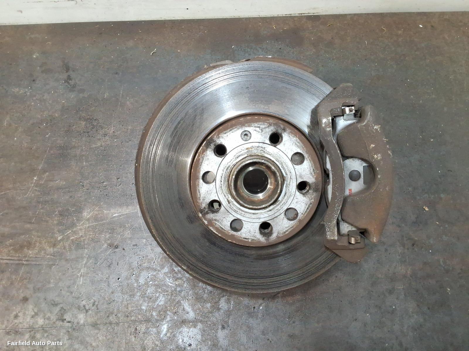 2015-2021 Volkswagen Caddy Right Front Hub Assembly