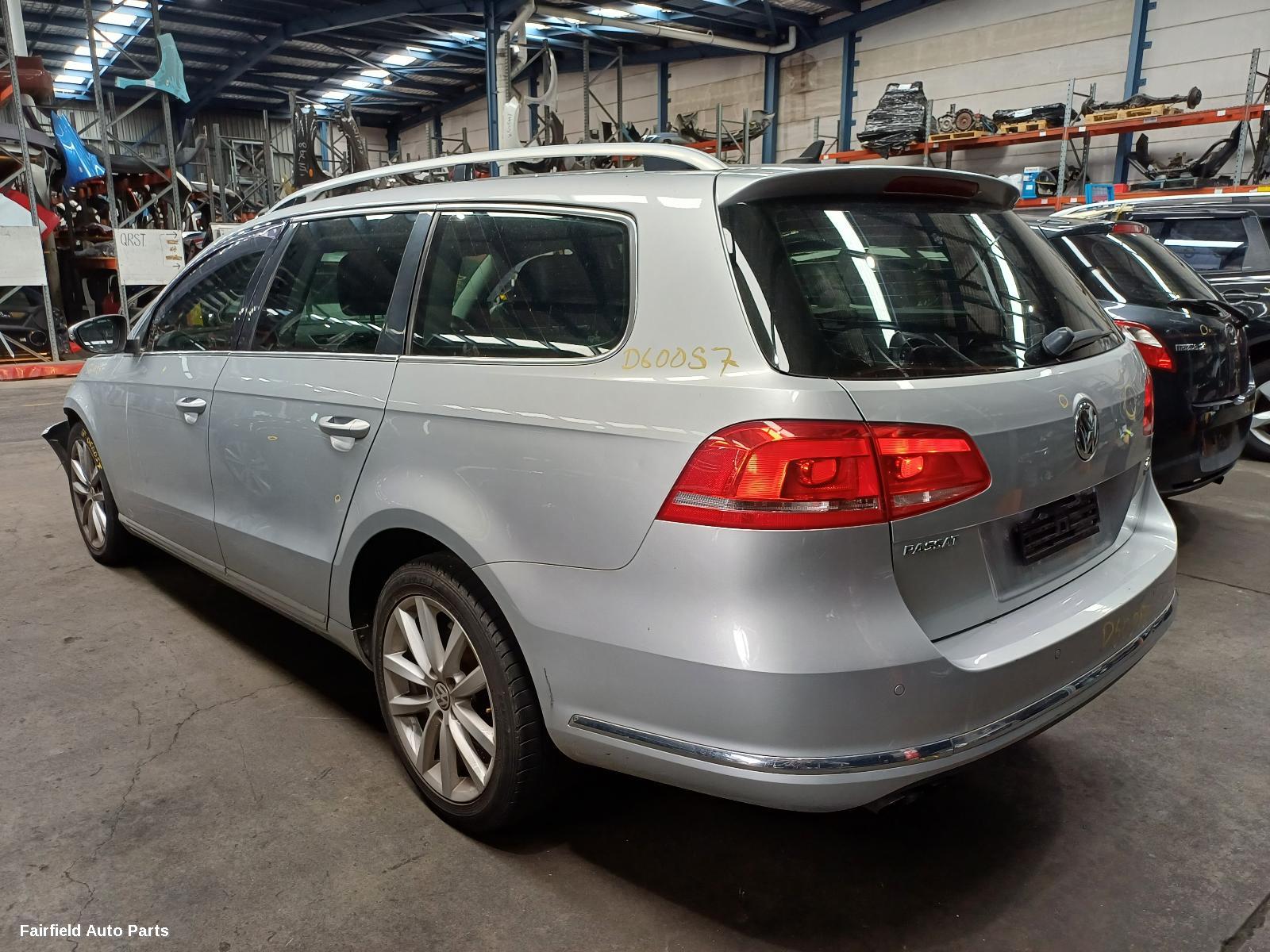 2012 Volkswagen Passat Sunvisor