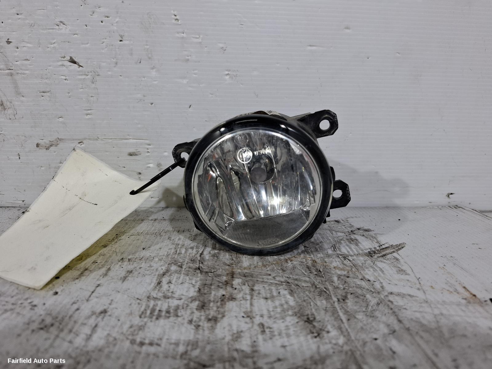 2014-2018 Jeep Cherokee Right Indicator Fog Side