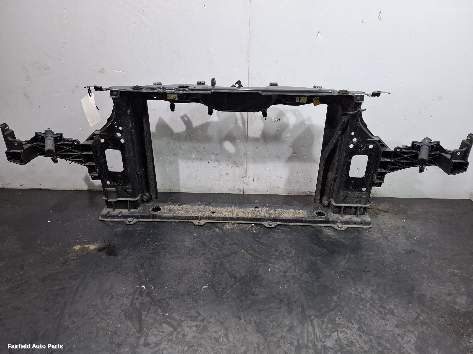2011-2015 Hyundai I40 Radiator Support