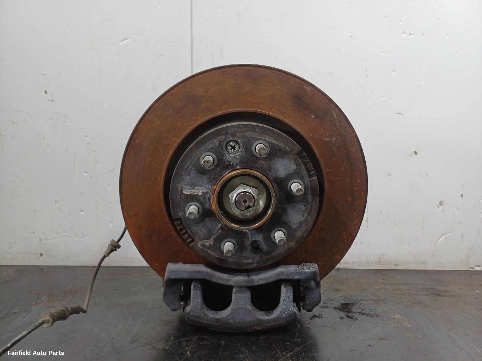 2017-2025 Ldv D90 Right Front Hub Assembly