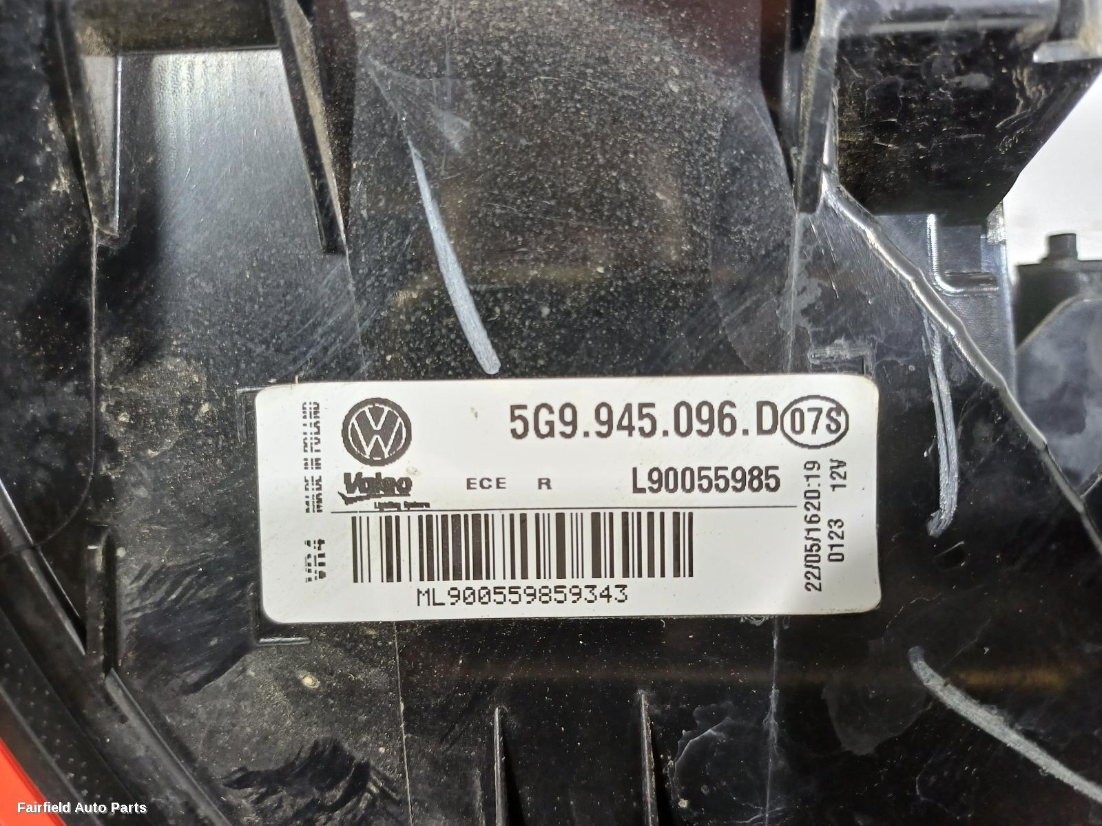 2015-2017 Volkswagen Golf Right Taillight