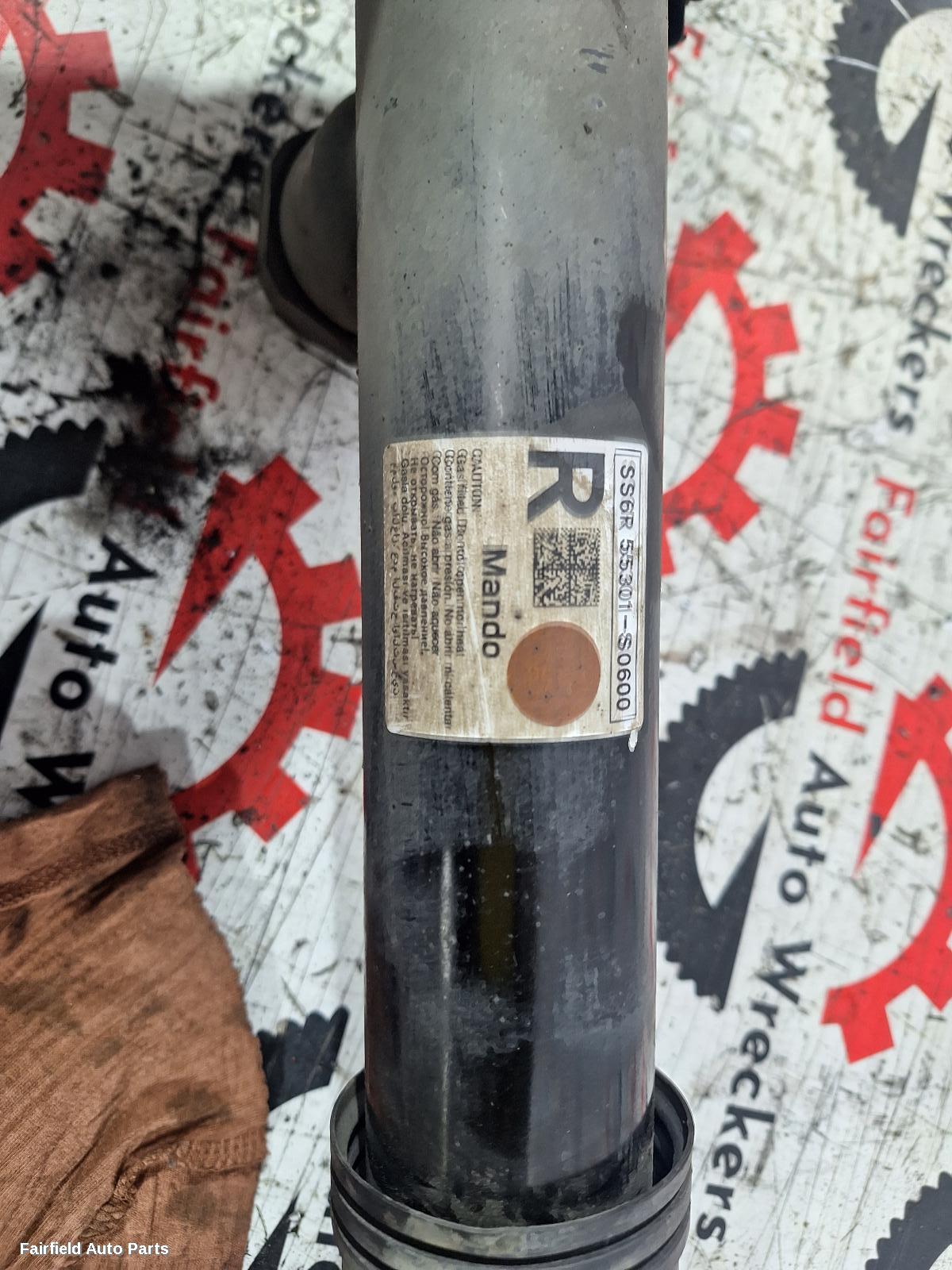 2021-2023 Hyundai I30 Shock Absorber