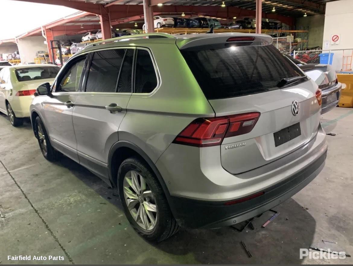 2016-2021 Volkswagen Tiguan Right Indicator Fog Side