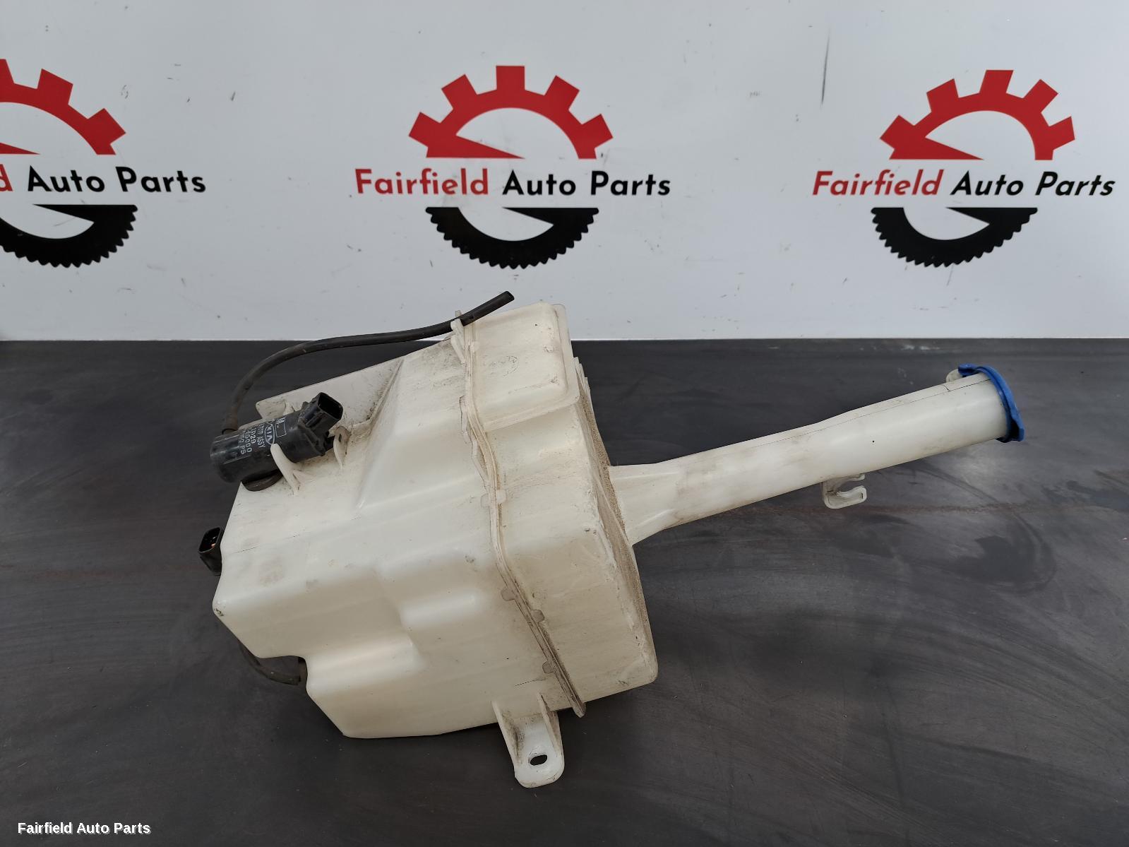 2010-2014 Hyundai I45 Washer Bottle