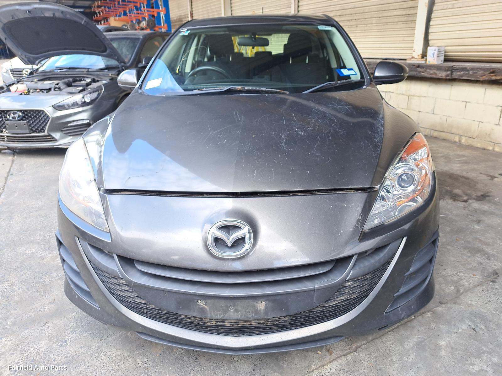 2010 Mazda 3 Left Guard