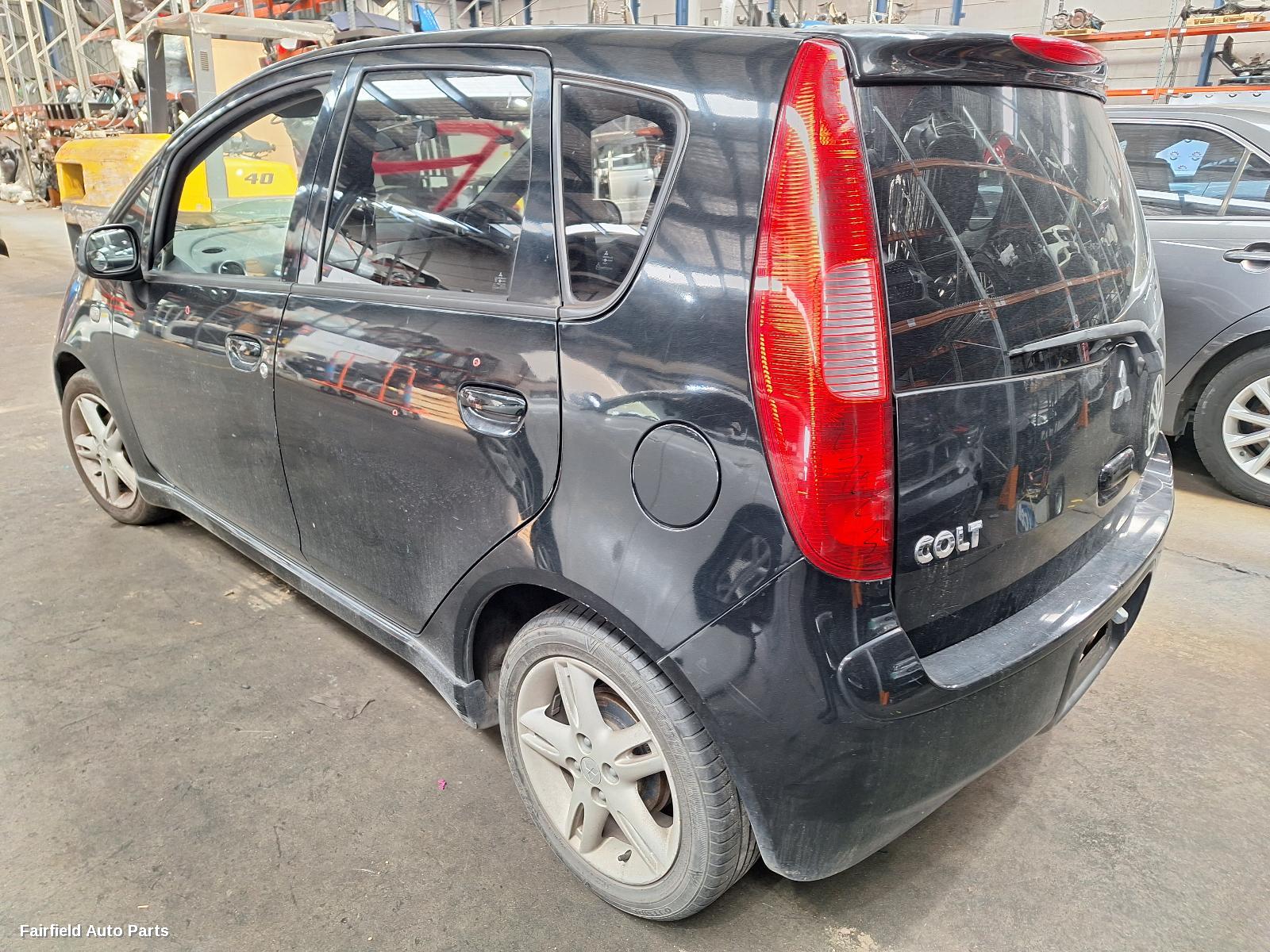 2002-2005 Mitsubishi Colt Grille