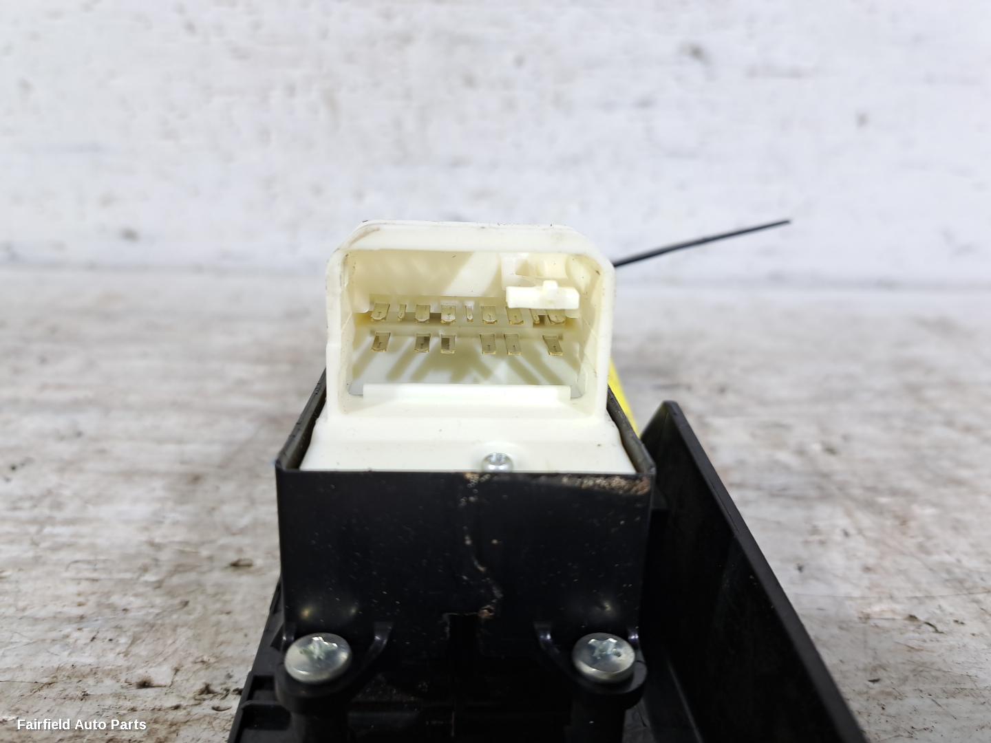2012-2015 Toyota Corolla Pwr Dr Wind Switch
