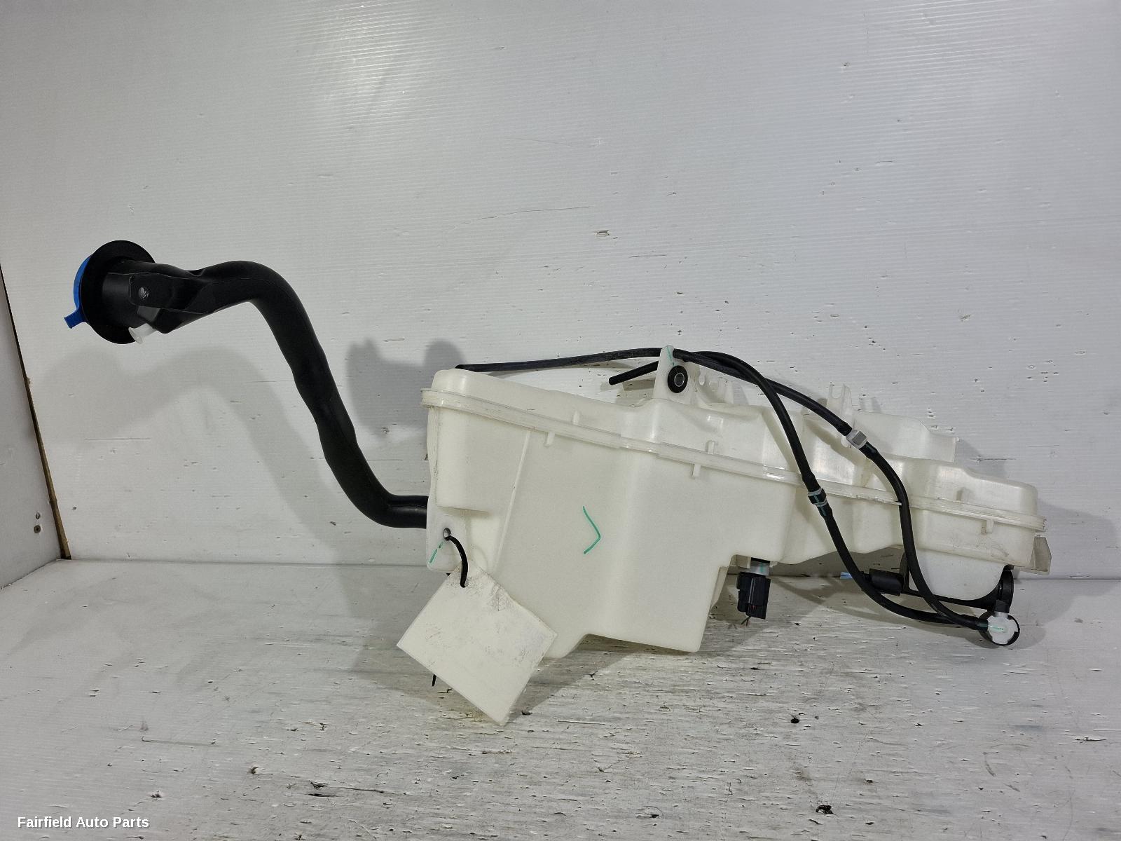 2021-2025 Volvo Xc60 Washer Bottle