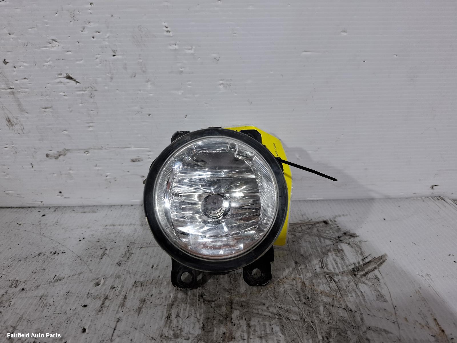 2014-2018 Jeep Cherokee Left Indicator Fog Side