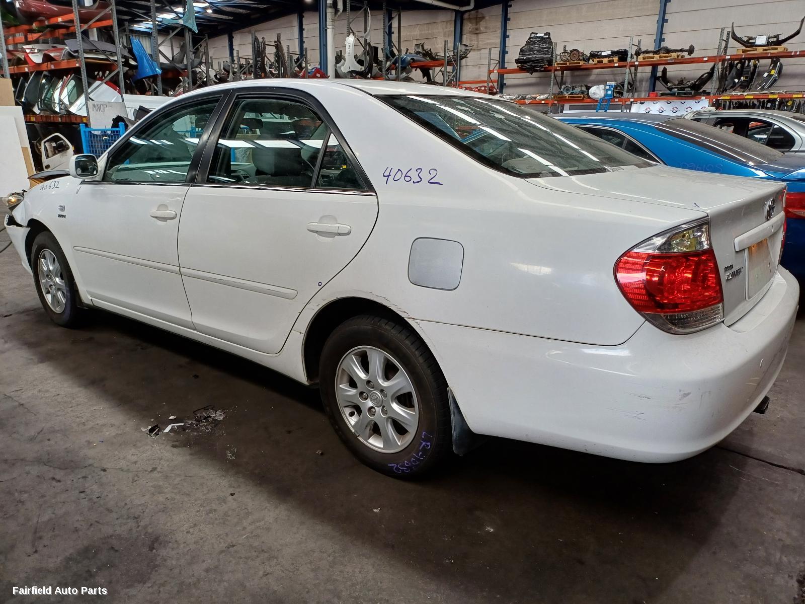 2002-2006 Toyota Camry Right Front Door Window