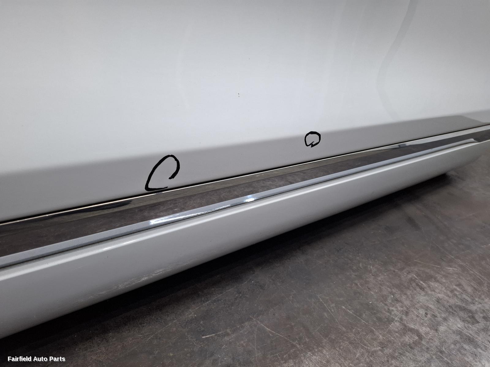 2010-2018 Volkswagen Touareg Right Front Door