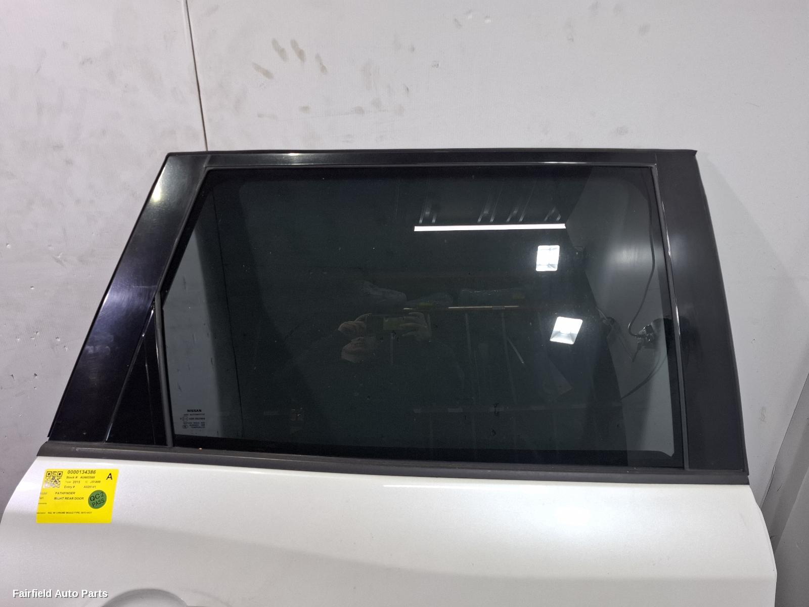 2013-2021 Nissan Pathfinder Right Rear Door Sliding