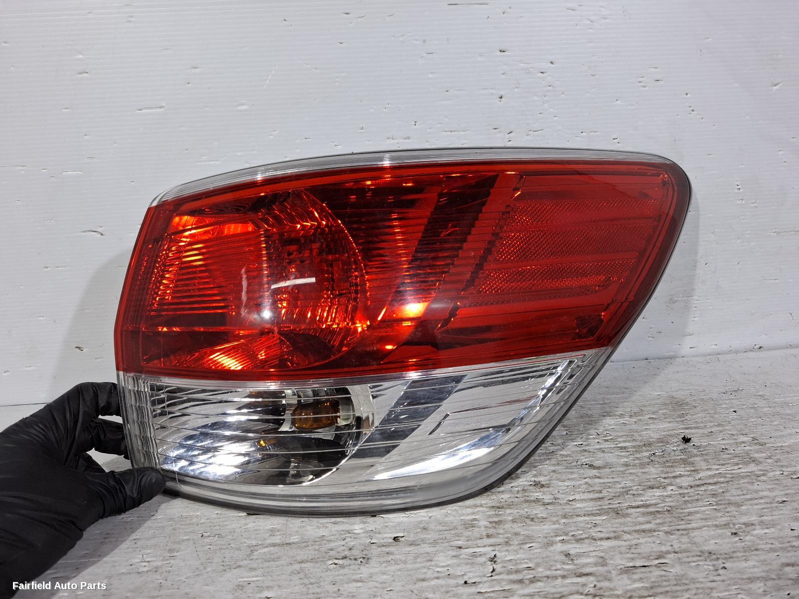 2013-2016 Nissan Pathfinder Right Taillight