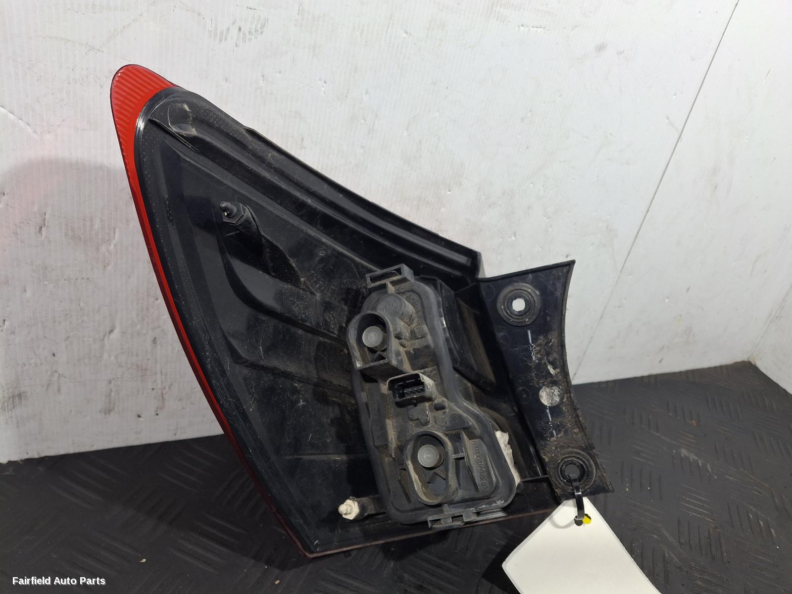 2010-2012 Nissan Dualis Right Taillight