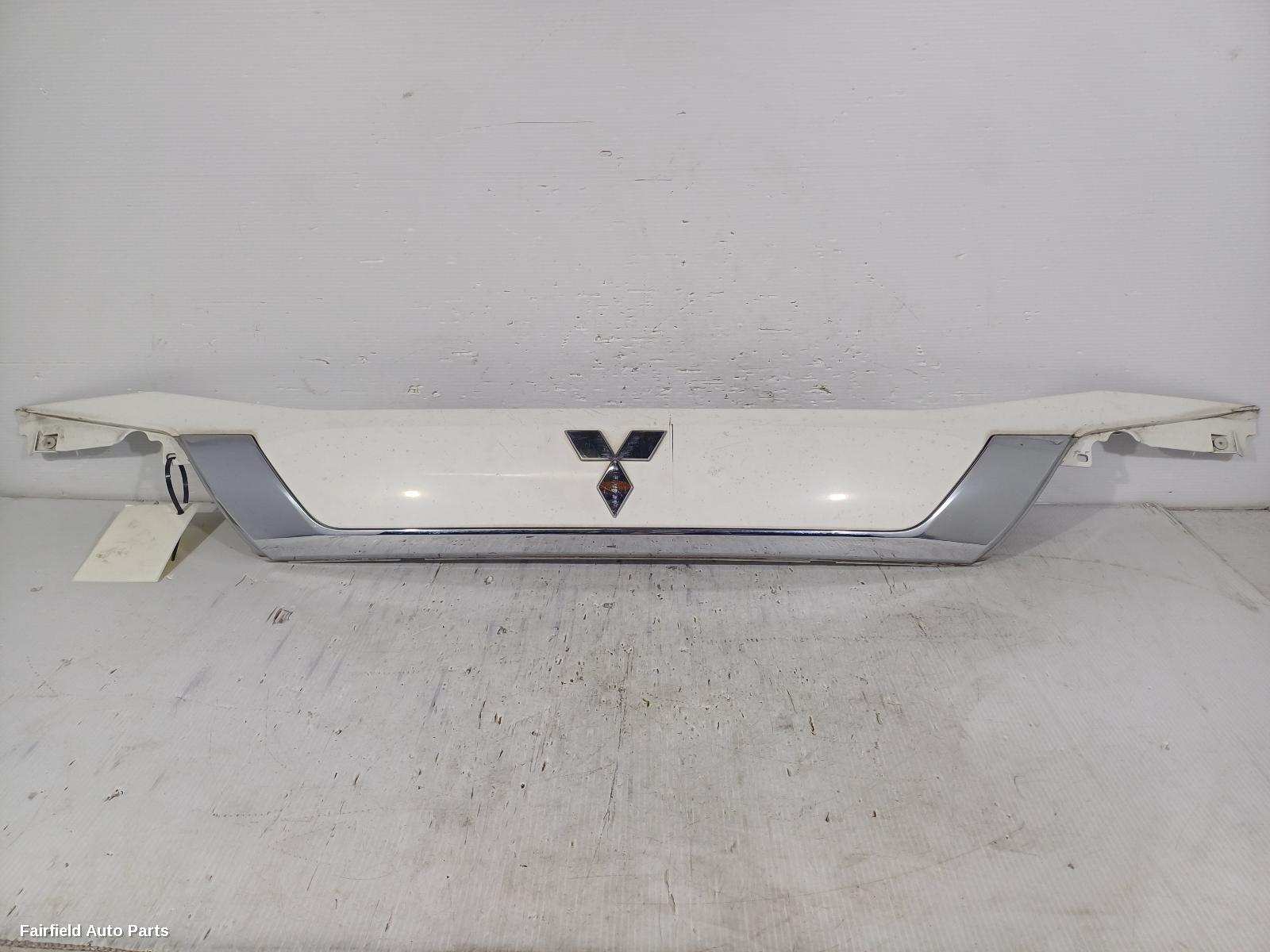 2015-2021 Mitsubishi Outlander Rear Garnish