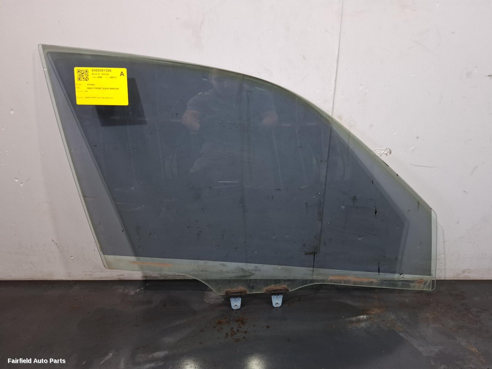 2005-2018 Suzuki Vitara Right Front Door Window