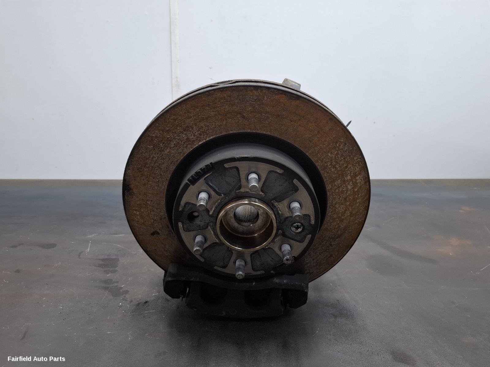 2017-2025 Ldv D90 Right Front Hub Assembly