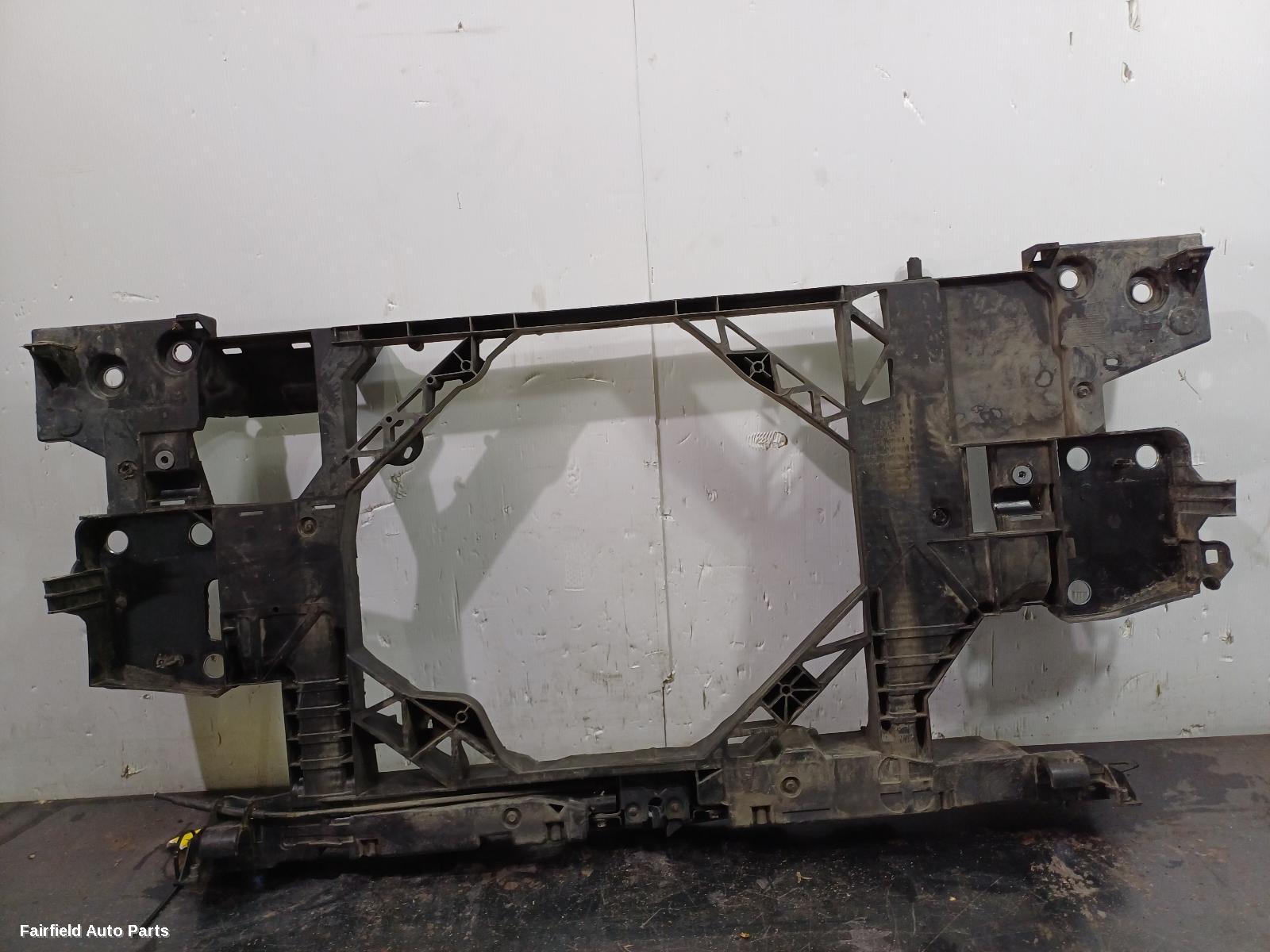 2013-2016 Renault Megane Radiator Support