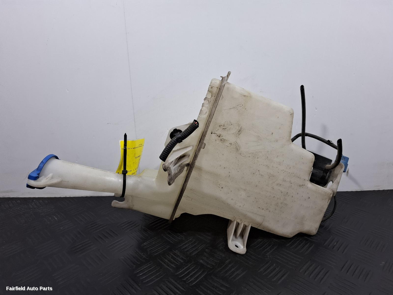 2012-2017 Hyundai I30 Washer Bottle