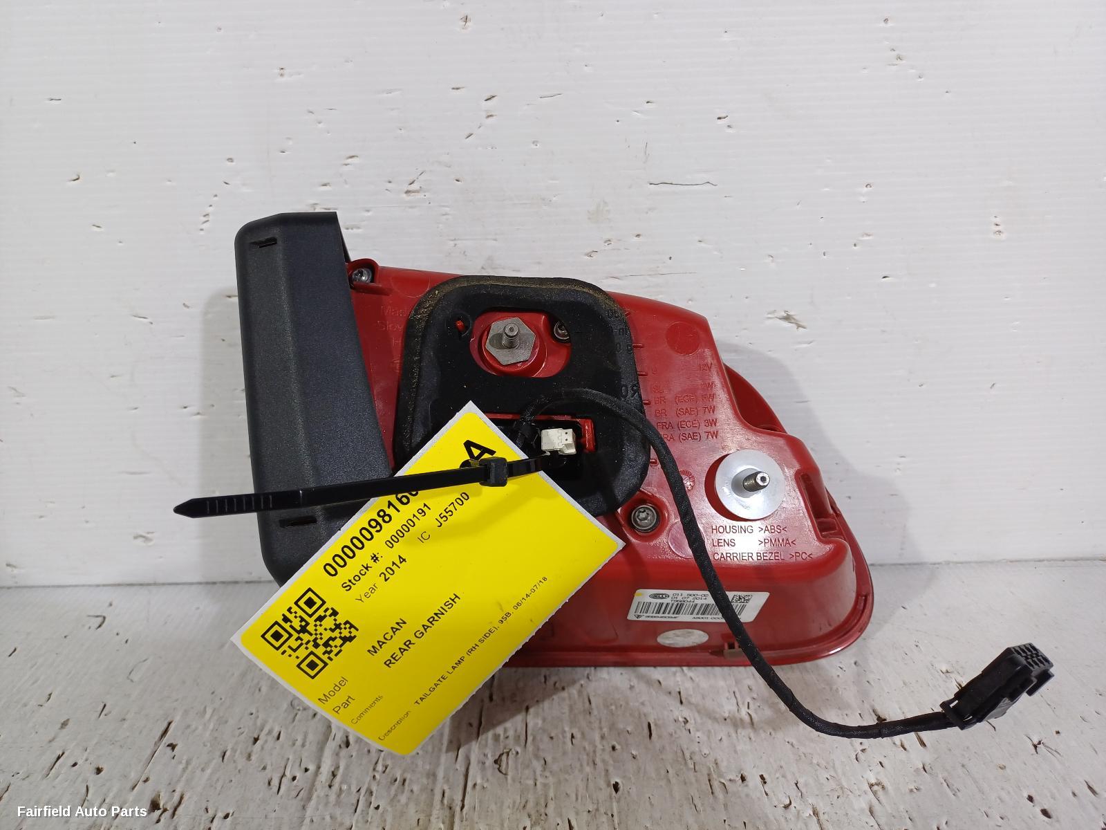 2014-2018 Porsche Macan Rear Garnish