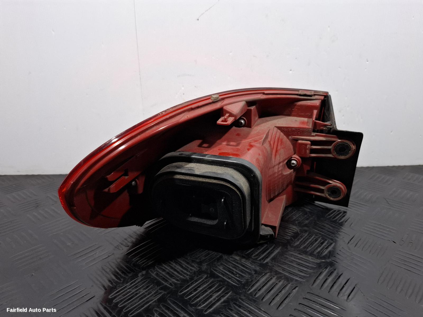 2011-2016 Volkswagen Tiguan Right Taillight